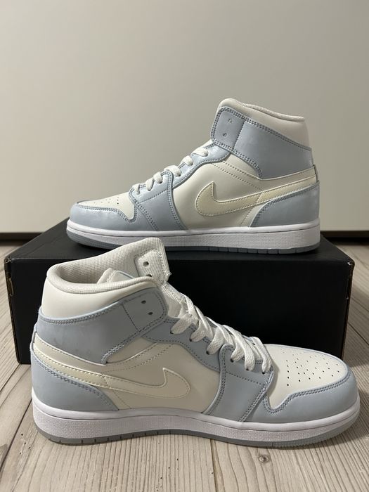 Nike Air Jordan 1 Mid Blue Tint