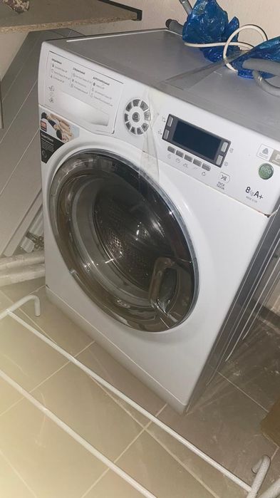 Стиральная  машина  " Indesit"рабочая