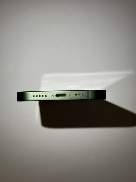 Vând iPhone 13  128gb