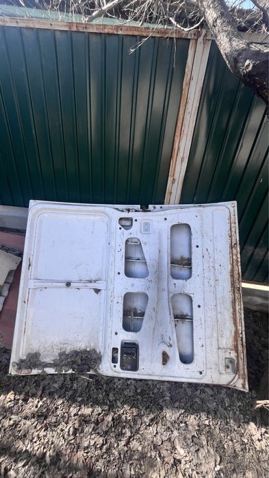 Боковой дверь на газель