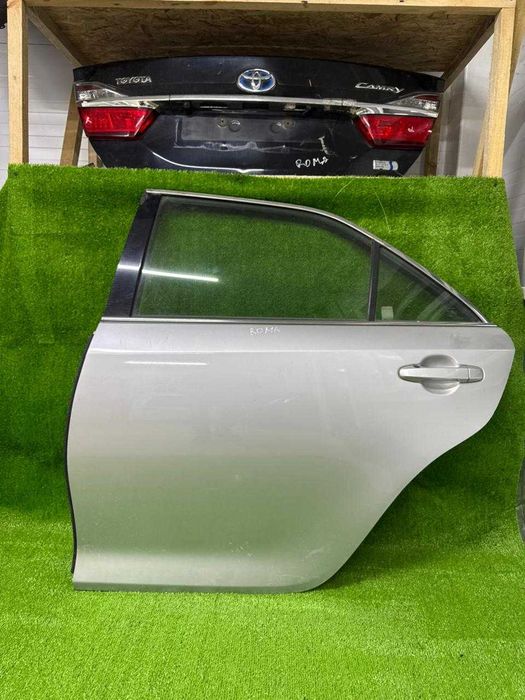 Дверь на Toyota Camry 50 оригинал б/у