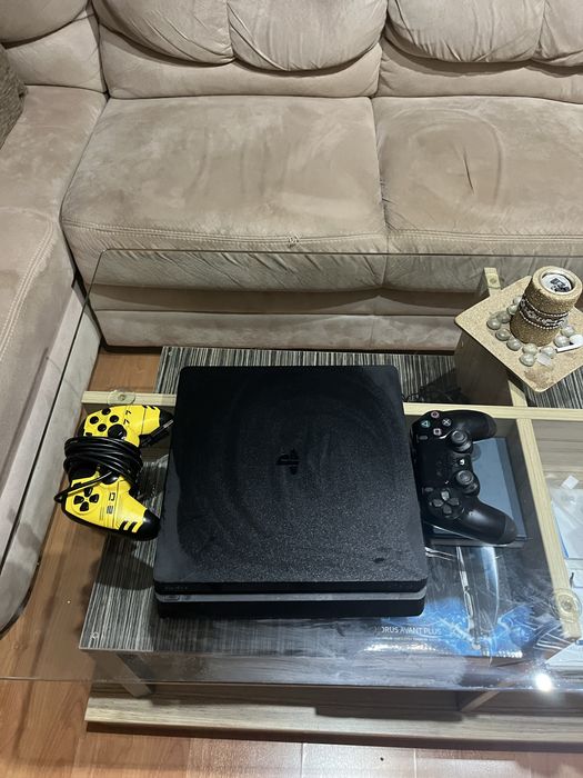 Ps4 Slim500GB+2controllers