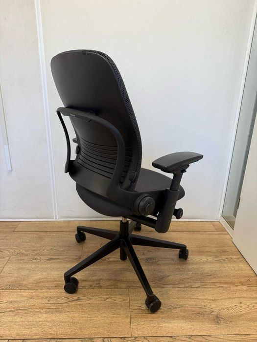Refurbished Steelcase Leap V2 3D Knit