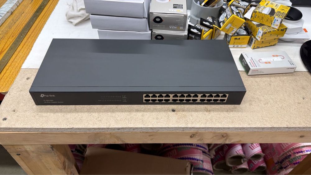 Неуправляемый сетевой коммутатор Tp-Link TL- SG1024