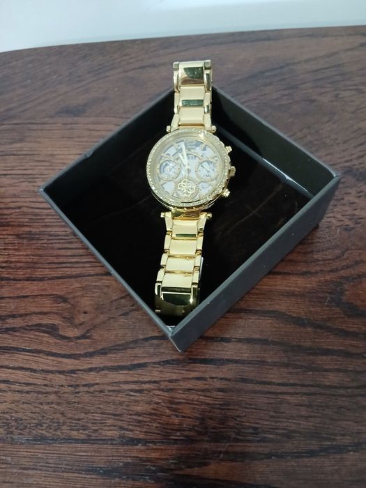 Ceas GUESS tip quatrz analog colectia Solstice rezistent la apa 3 ATM