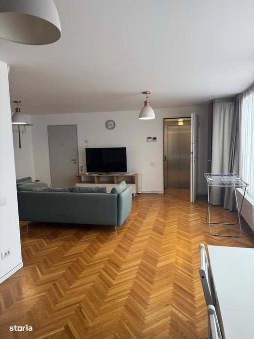 Apartament cu 3 camere langa piata Victoriei!