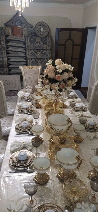 С бонусом.Продается стол и 12 стульев