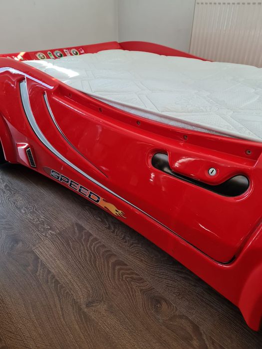 Pat masina cu telecomanda