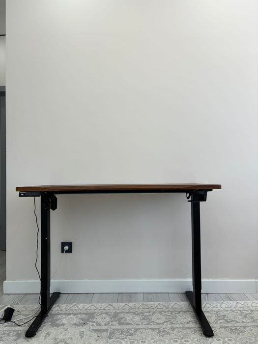 Компьютерный стол регулируемый высота