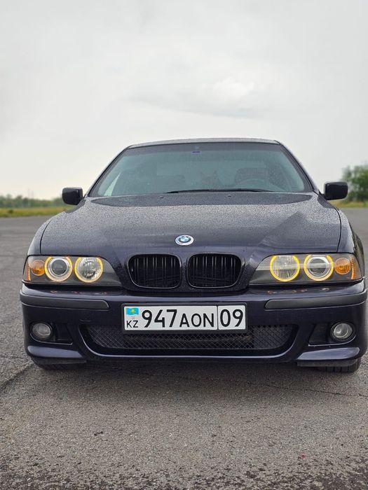 Продам машину бмв