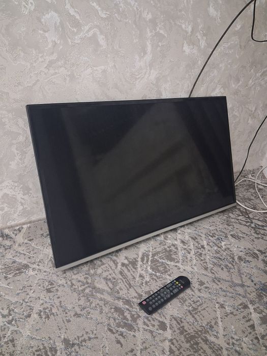 Televizor sotiladi.