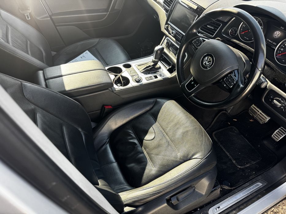 Dezmembrez touareg 7p 3.0 tdi r line crca gri stopuri led bixenon