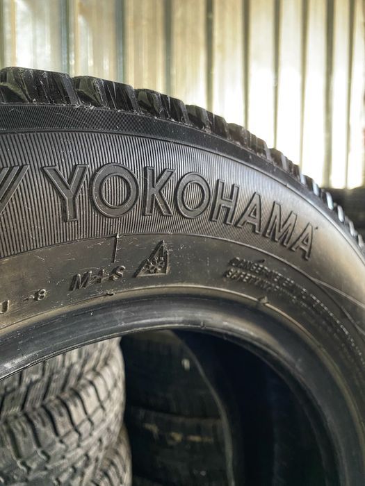 Зимние шины 215/45/17