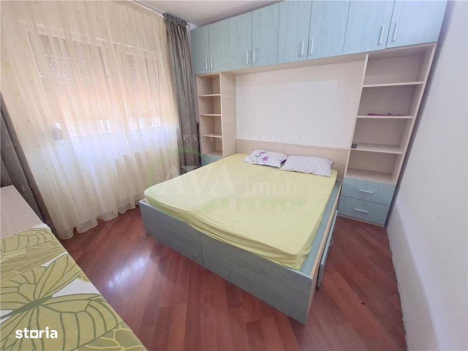 Apartamnet 3 decomandate, etaj 2, cu 2 bai, centrala, zona Ura