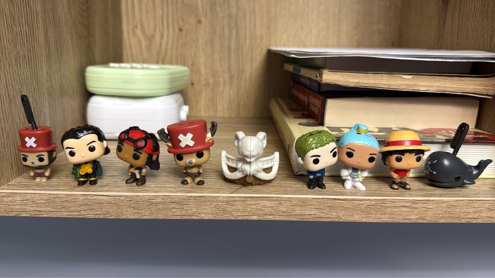 Продам фигурки ONE PIECE x KINDER JOY