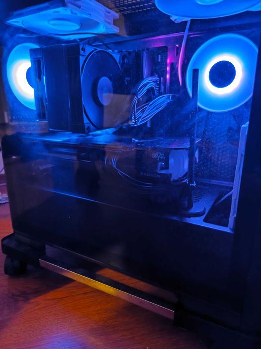 Ryzen 7 7800X3D | 6700 XT | 32 GB RAM | 1TB NVMe