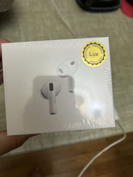 Продам airpods 3 про