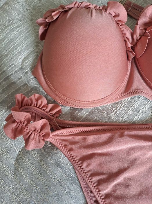 Нов бански пясъчно златист