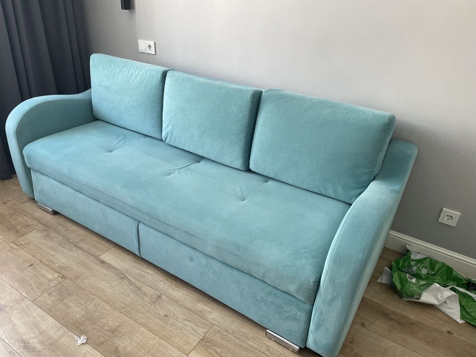 Продаю диван в хорошем состояний