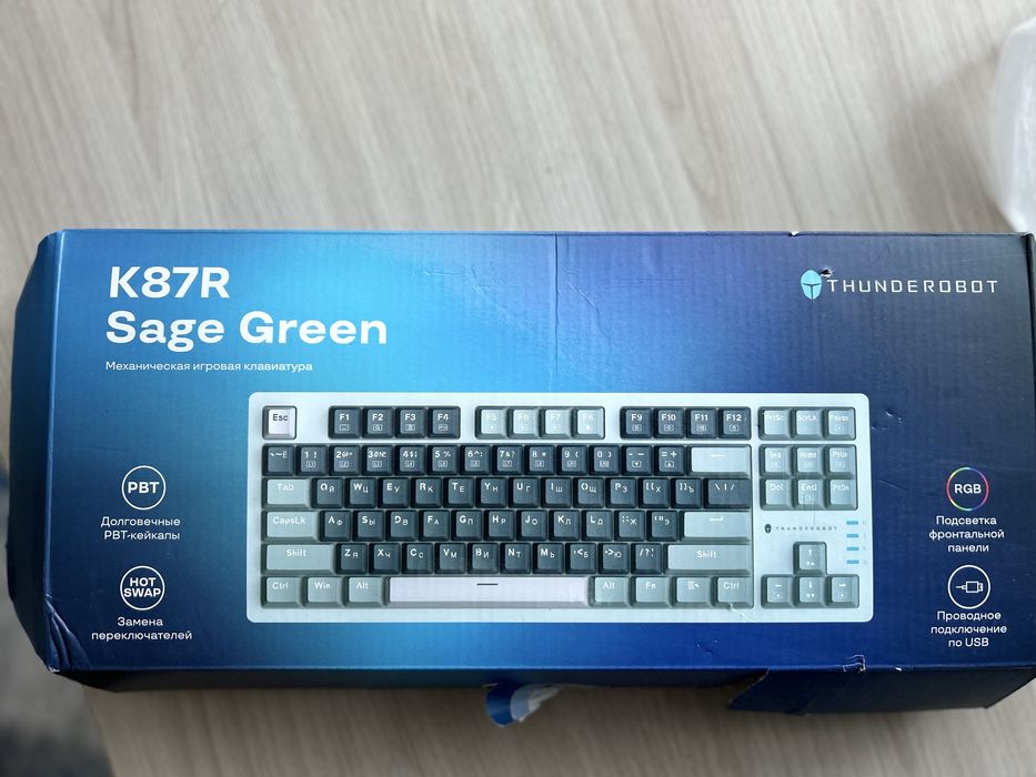 Продам клавиатуру Thunderobot