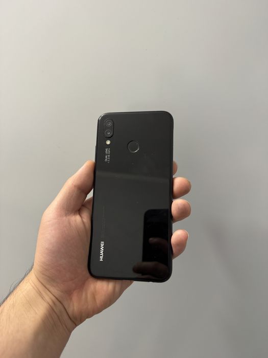 Телефон Huawei p20 lite
