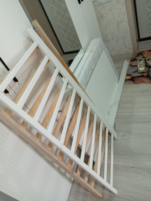 Продам детскую кроватку