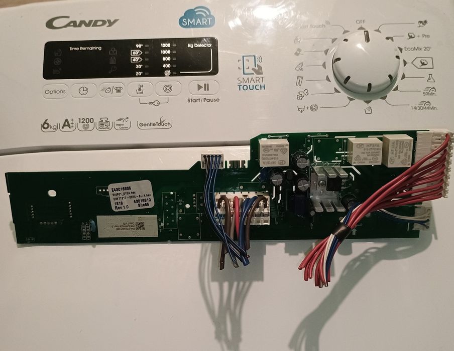 Piese pentru mașina de spălat candy aproape noi pentru că mașina staționată într un apartament proprie. a fost plecat. sa defectat cuva