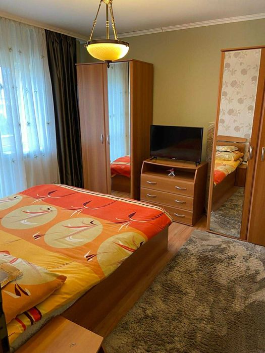 Inchiriez apartament 3 camere