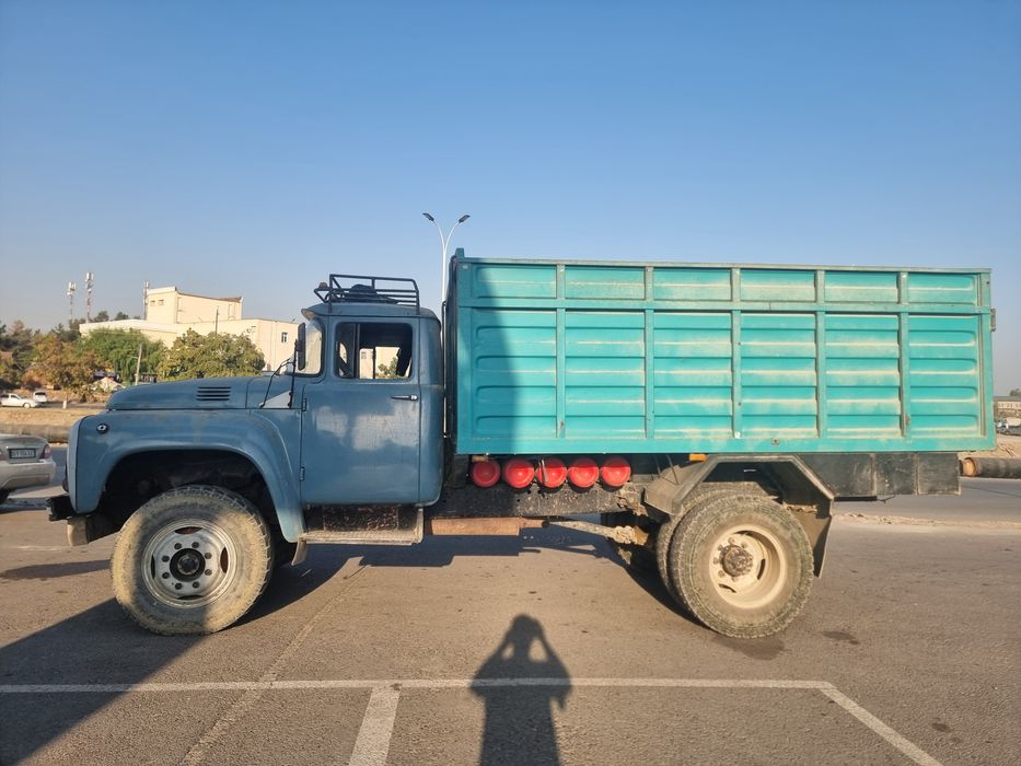 zil 130 sotiladi xolati idyal ishlab turgan