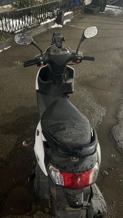 Продам скутер нормално