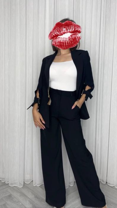 Женский Костюм .