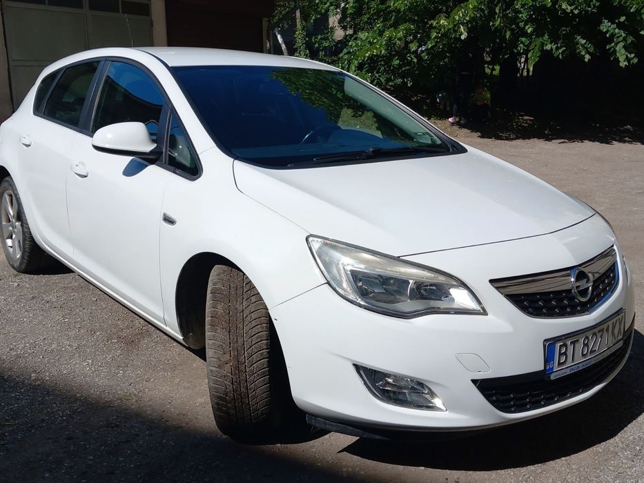 Opel Astra 1.7 дизел; декември 2011