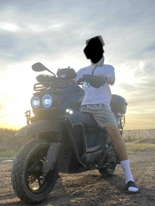 Продам скутер танк , 150 кубовый