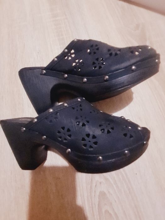 Дамски черни и да сандали