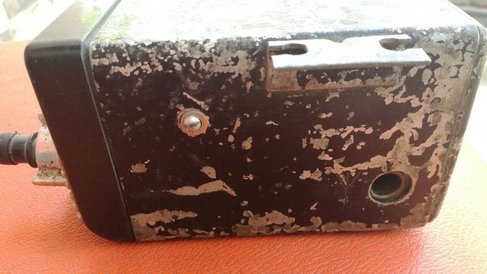 Продавам старо радио за Москвич 408