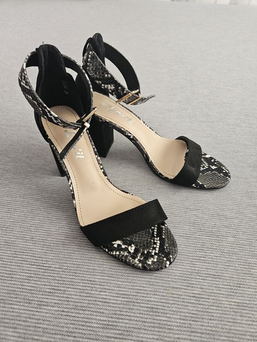 Продавам чисто нови сандали