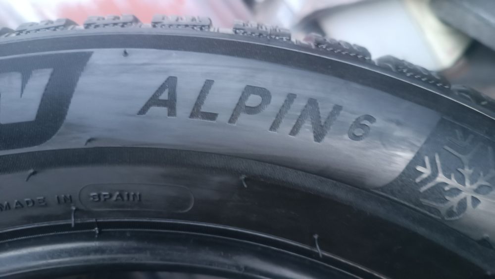 215/60/17 Michelin