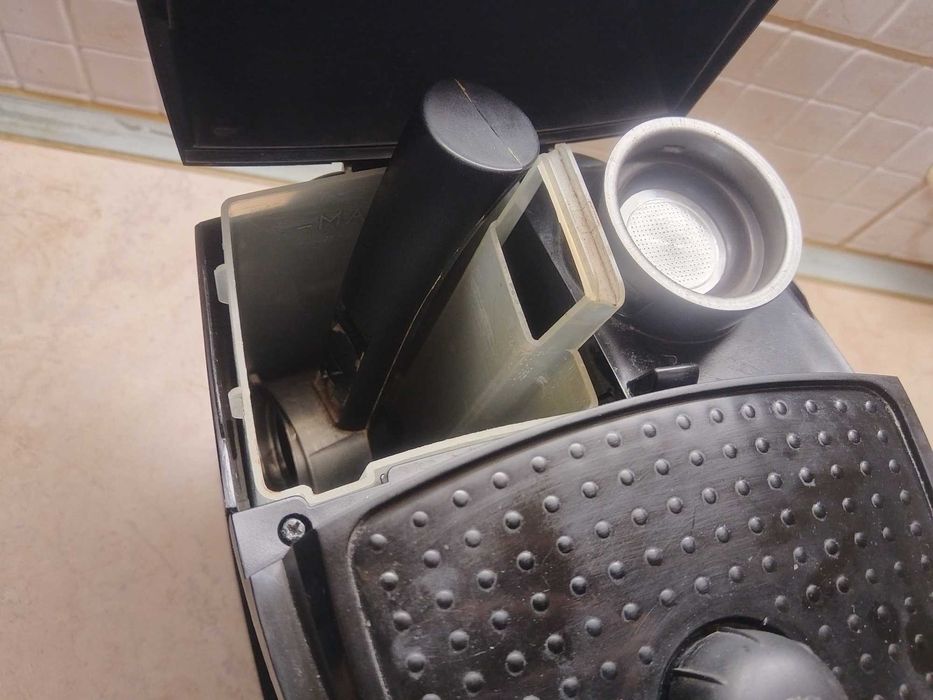 Кафемашина битова Делонги