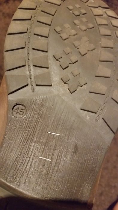 Vând ghete din piele