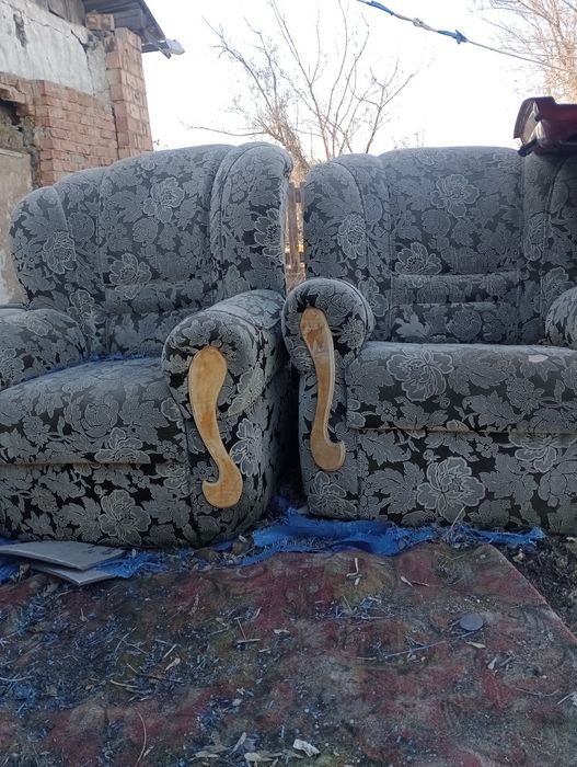 Продам 2 кресла 2000 тг