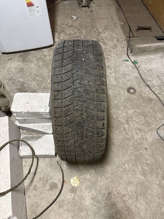 Bridgestone 255 /55 R18 одна штука