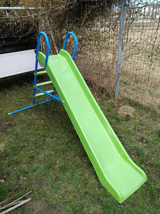 Tobogan din plastic pentru exterior