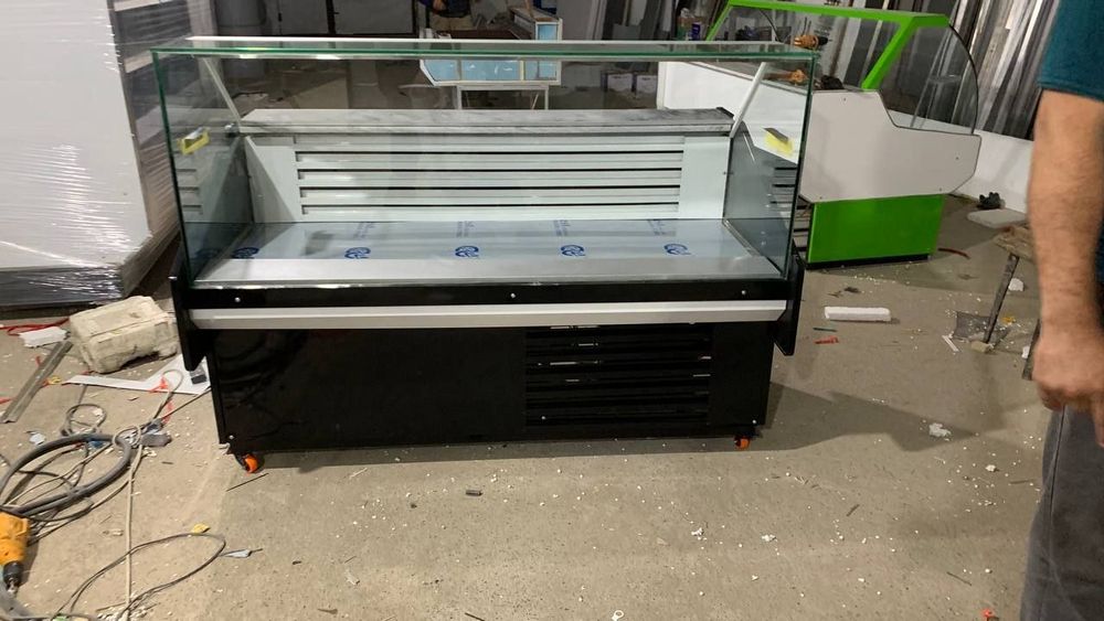 Витрина холодильник