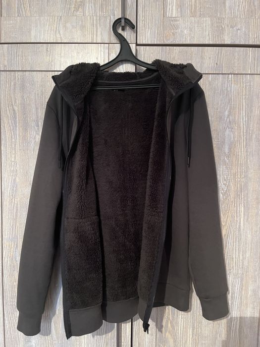 Продаю верхнюю одежду