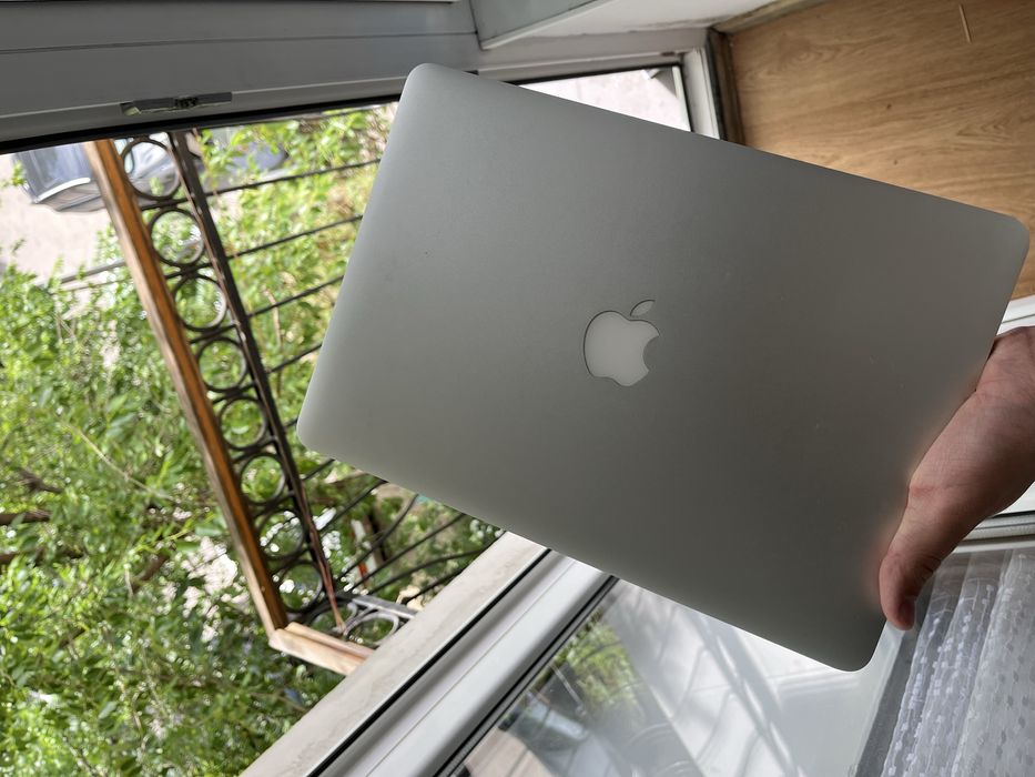 Macbook air 2015 i5/8gb/256gb