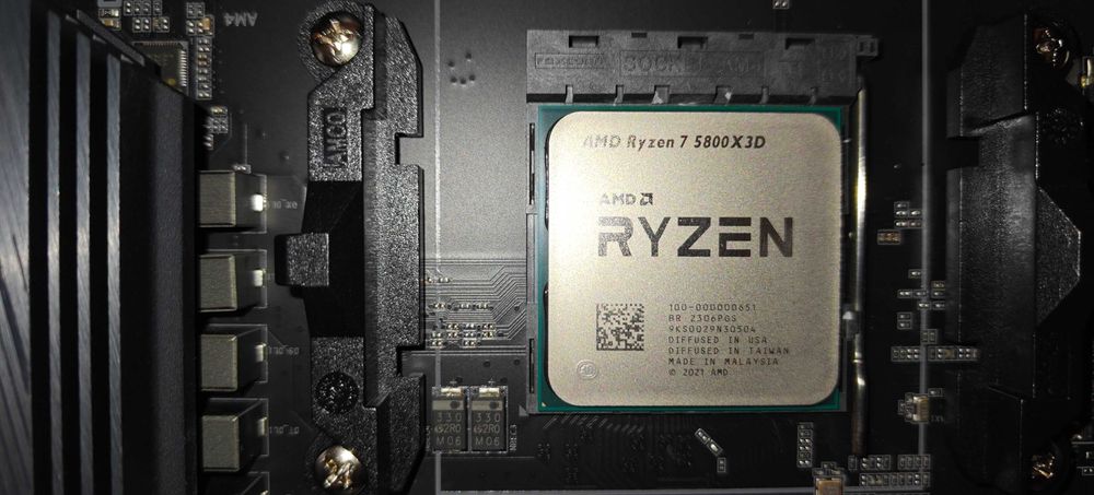 Kit Ryzen 5800X3D, B550 Aorus Pro V2, Kingston Fury Beast RGB 32GB 3200MHz