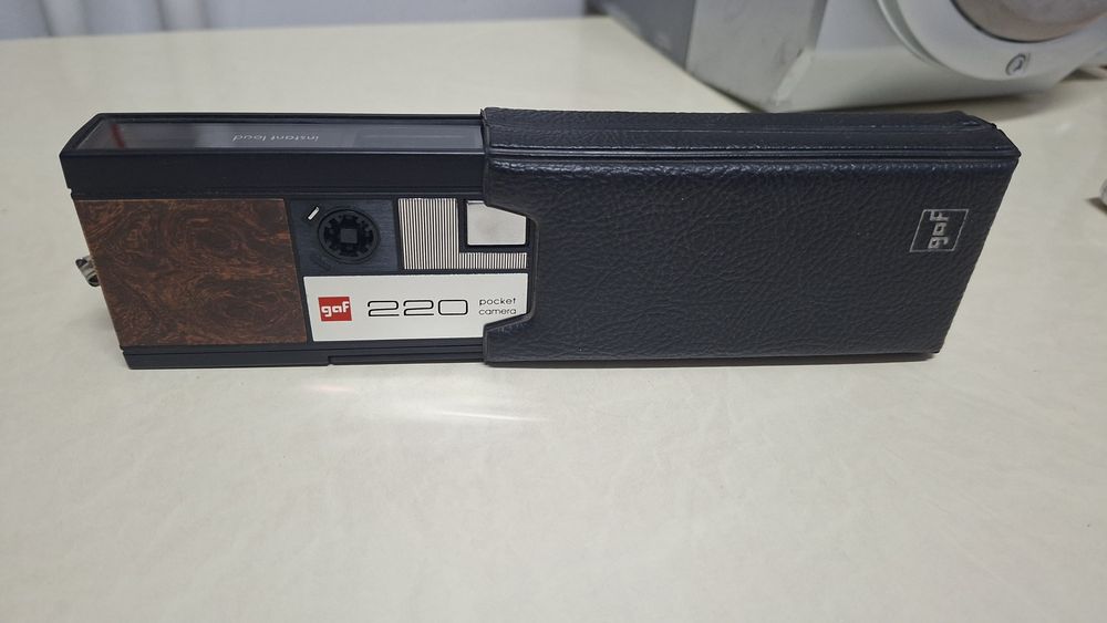 Aparat foto vintage cu film GAF 220 Pocket camera, made in Japan