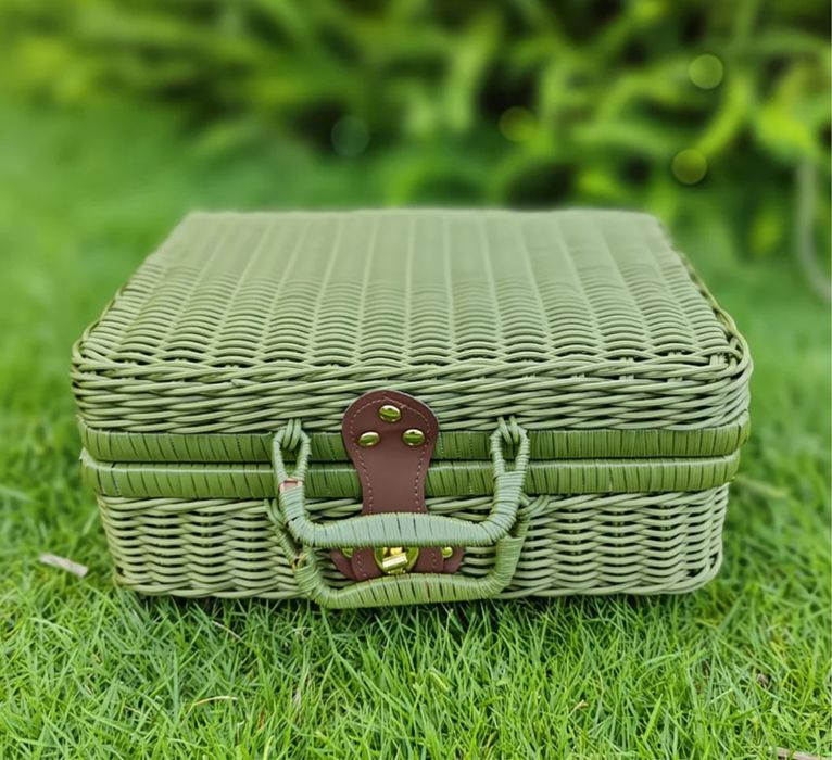 Плетеный чемоданчик