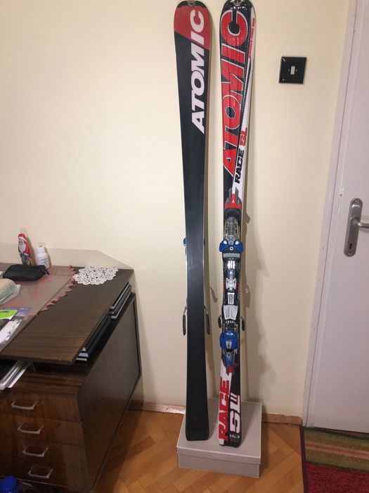 Продавам алпийски ски Atomic