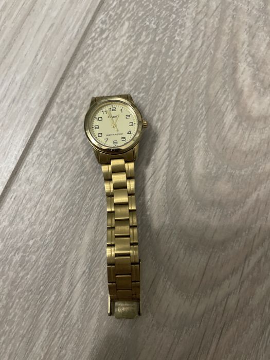 Часы женские за 6000тенге